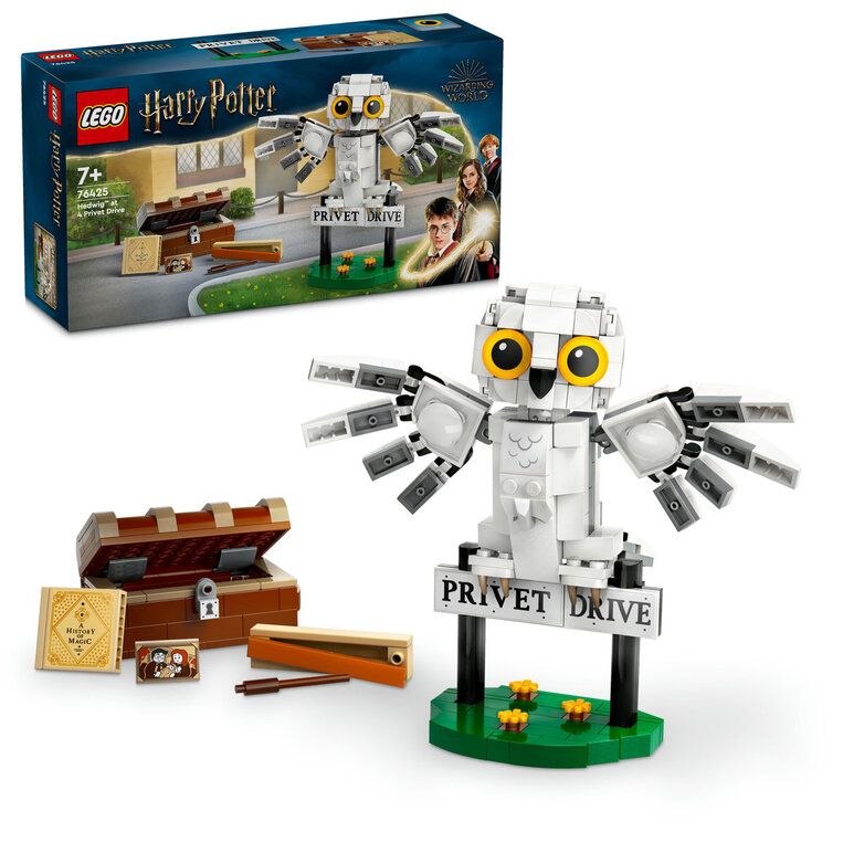 LEGO Harry Potter Hedwig At 4 Privet Drive - 76425