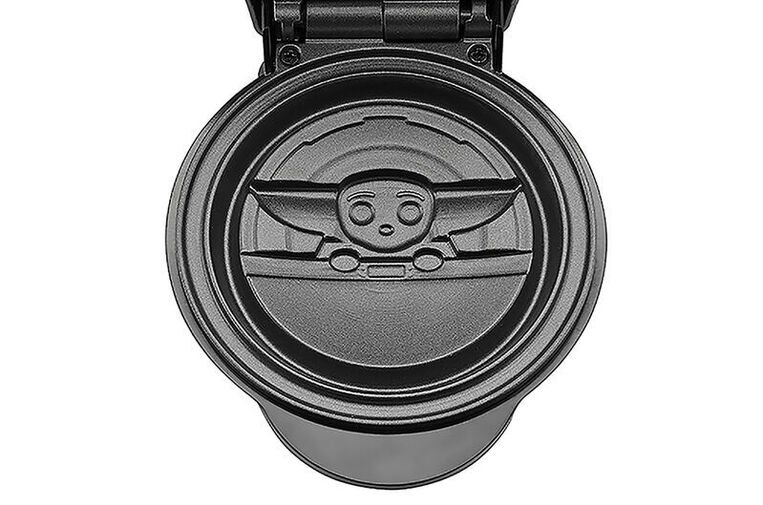 Star Wars Mandalorian the Child Mini Waffle Maker - SLCBRS010103