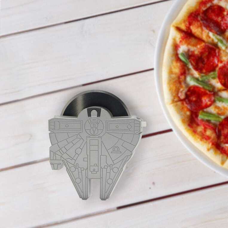Star Wars Pizza Cutter Millennium Falcon - UKNC18152