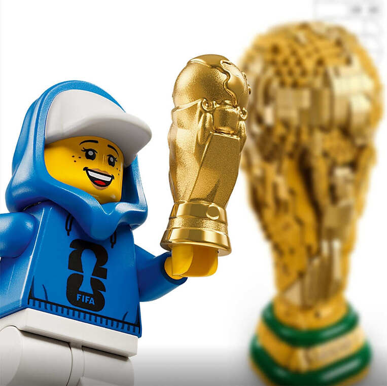 LEGO® Editions FIFA World Cup™ Official Trophy - 43020