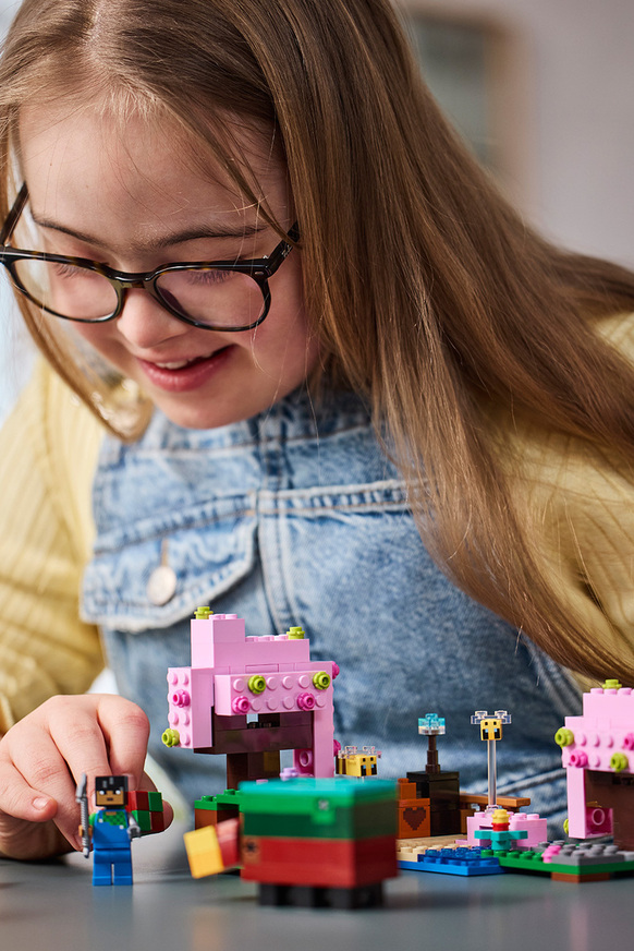 LEGO The Cherry Blossom Garden - 21260