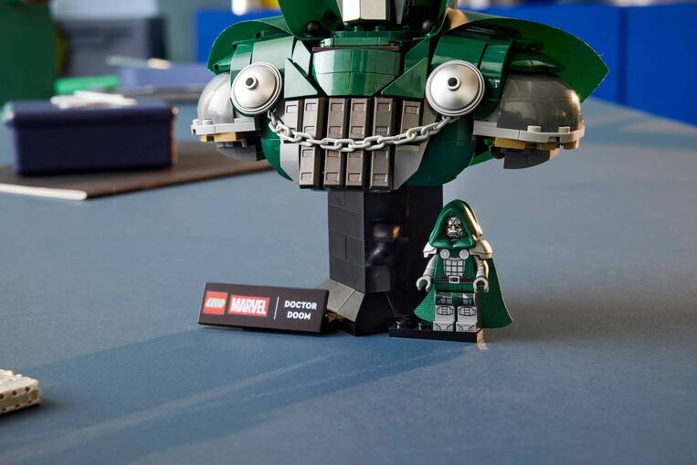 LEGO Marvel Doctor Doom Bust - 76345